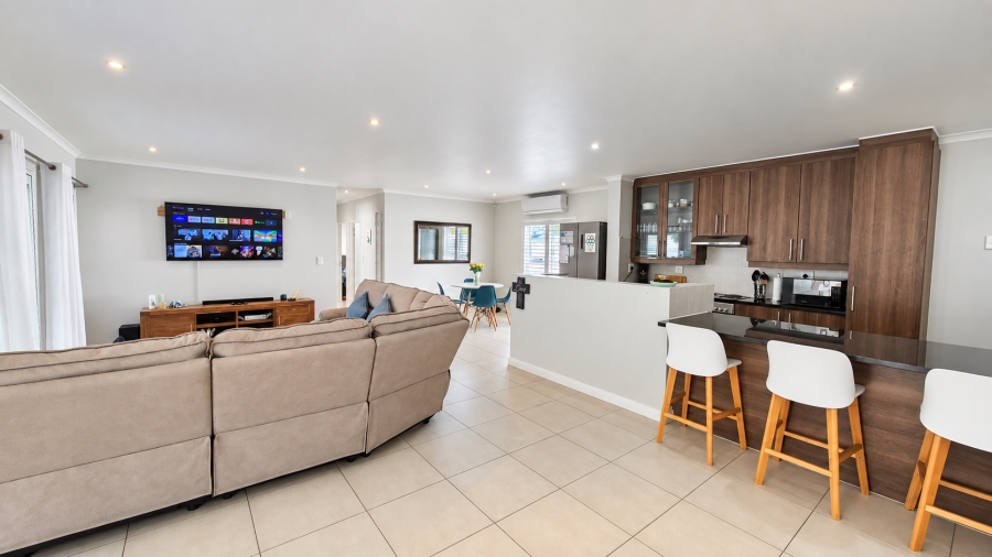 To Let 3 Bedroom Property for Rent in Sunningdale Western Cape